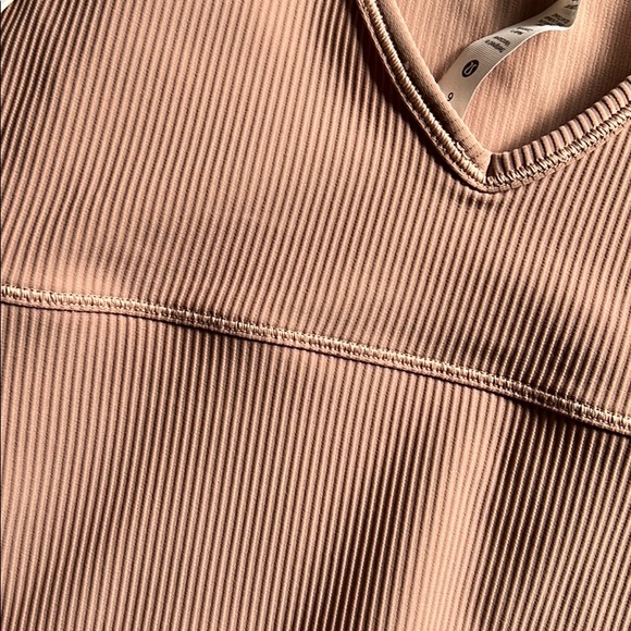 Lululemon Power pivot rib tank size 6 - Picture 3 of 3